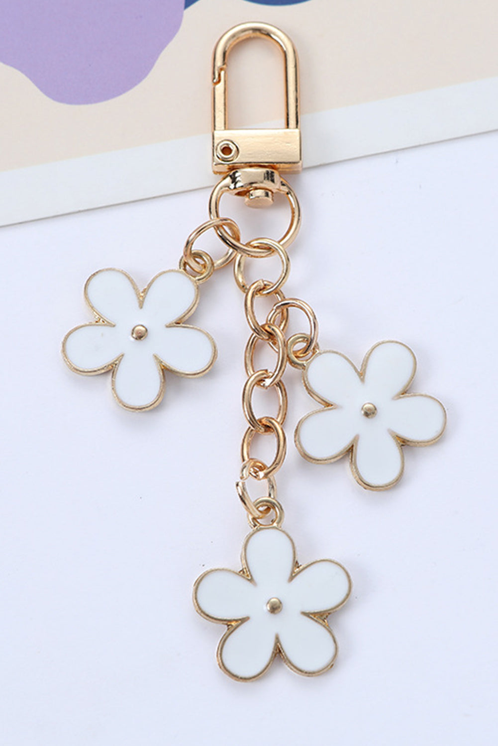 White Cute Flower Shape Ornament Key Buckle